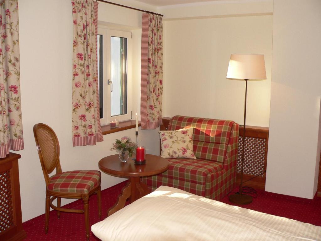 Die Lilie / Hotel Garni Reutte Exterior photo