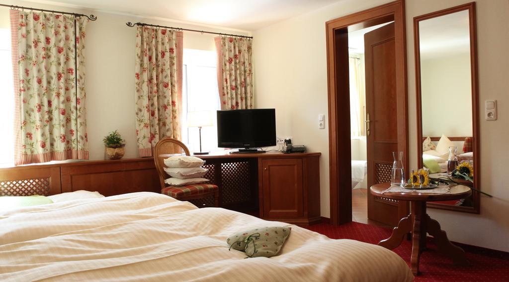 Die Lilie / Hotel Garni Reutte Exterior photo
