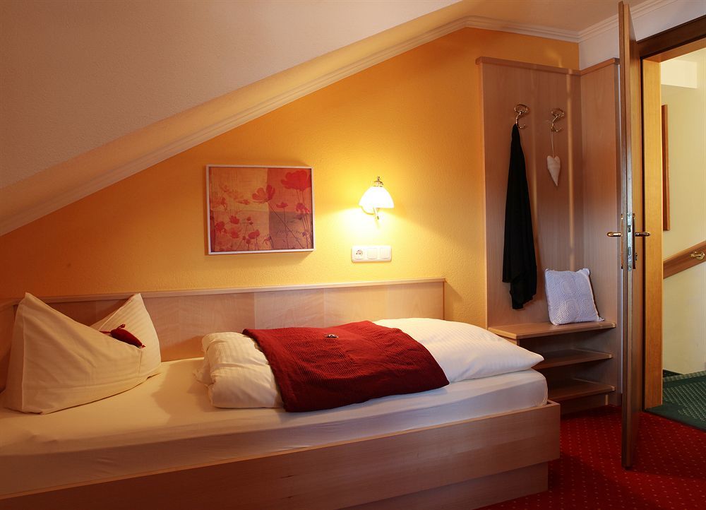 Die Lilie / Hotel Garni Reutte Exterior photo